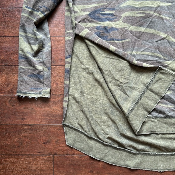 Z Supply Camo Weekender - Picture 4 of 5